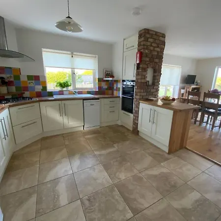 Monterno, Luxury Glengarriff, County Cork - Sleeps 8 فندق